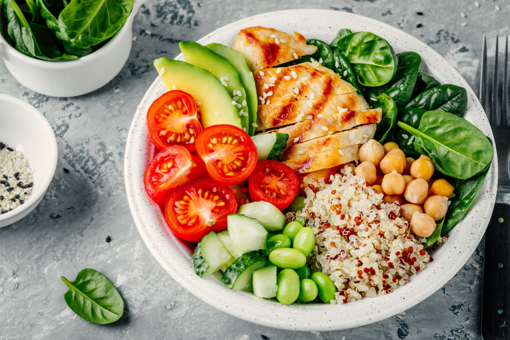 prato de alimentos equilibrados alimentacao saudavel assai atacadista
